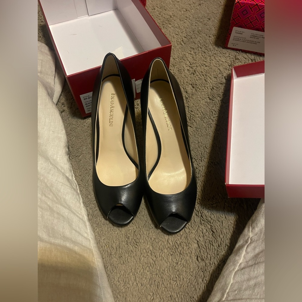 Peep toe heel by Enzo Angiolini